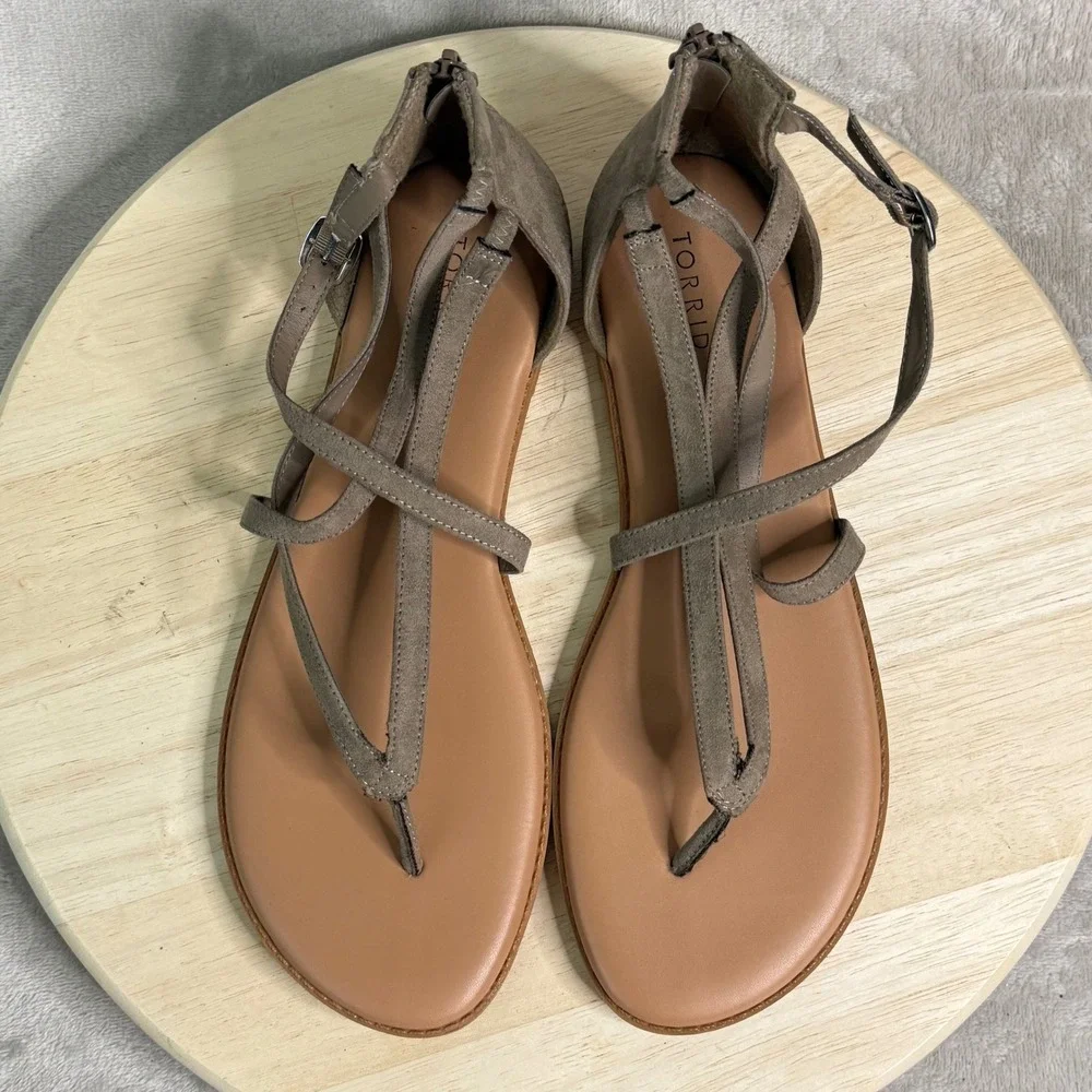 Torrid Womens Wide Width Gladiator Thong Sandals Taupe Brown Strappy Back Zip